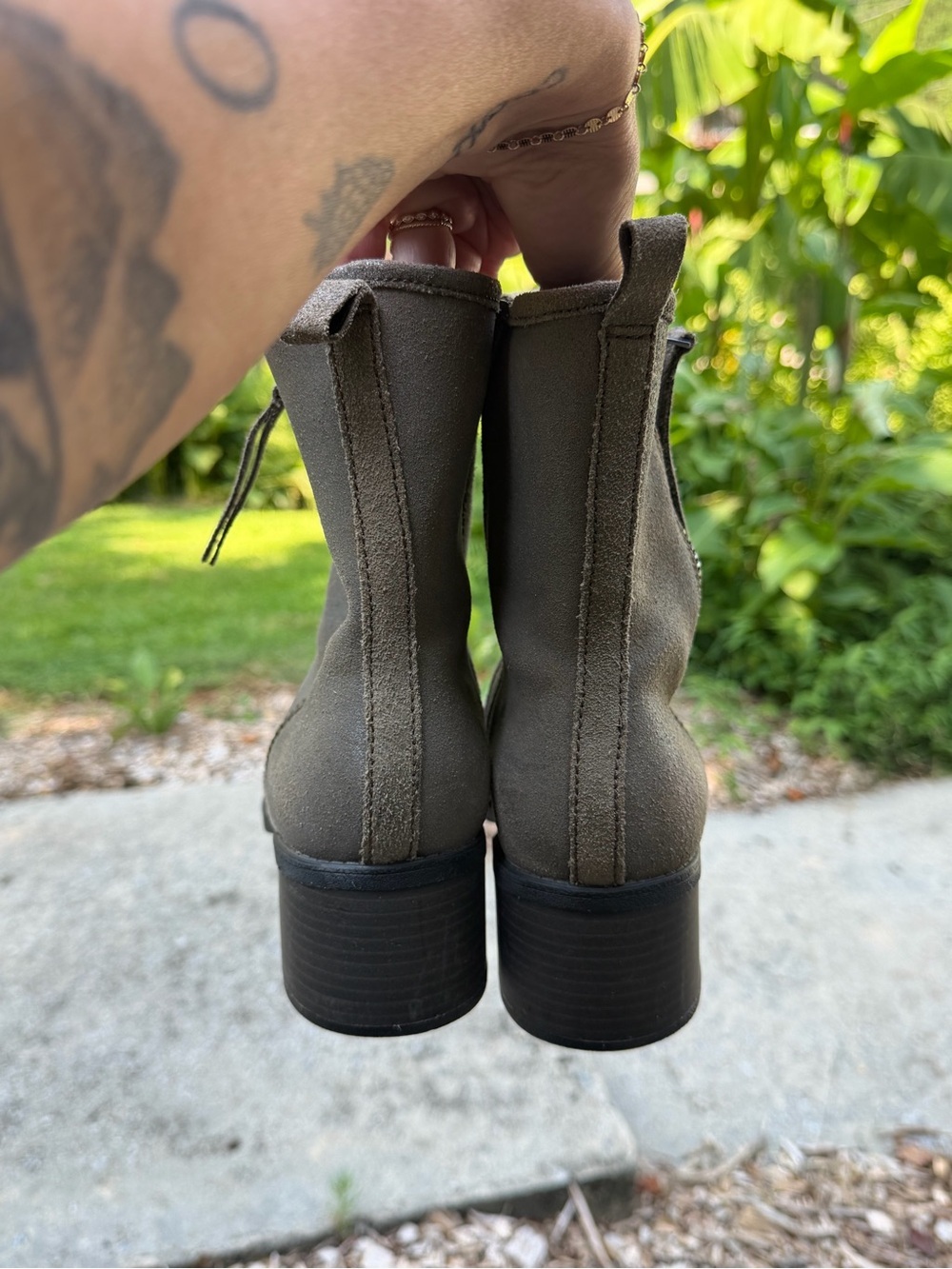 CLARKS Nevella Devon Zip Ankle Women's Metallic Leather Booties Shoes - Size 10 - Picture 2 of 8
